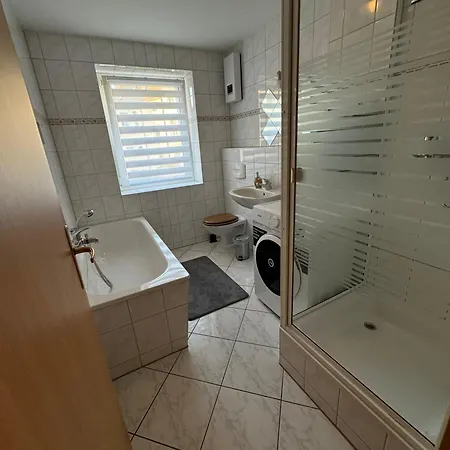 Luley & Sijaric Na Gbr Apartamento *